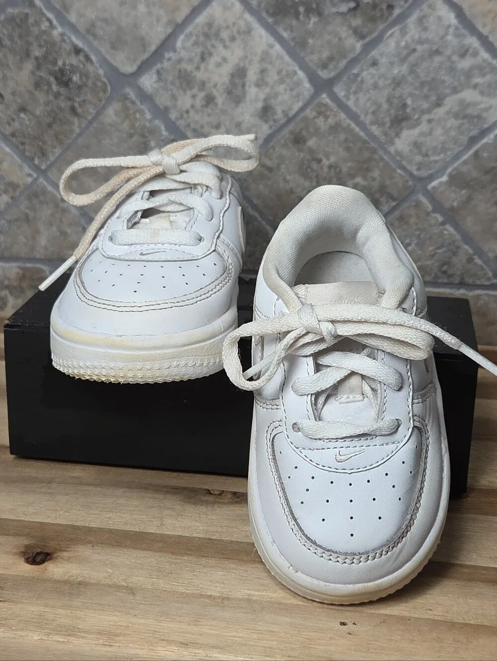 Nike Air Force 1 Kids White Faux Leather Sneakers with Swoosh Size 6 C Toddler